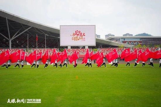 无论马奎尔本赛季表现有多么出色，他都不能保证下赛季仍然担任球队的首发中卫。